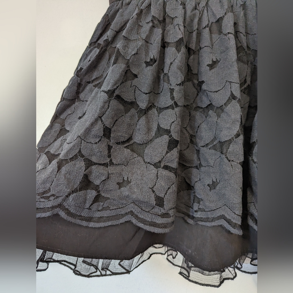 Floofy Floral Lace Dress - Picture 3 of 5